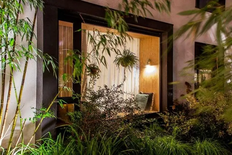 Latroupe Jardin Secret Otel Brüksel Belçika