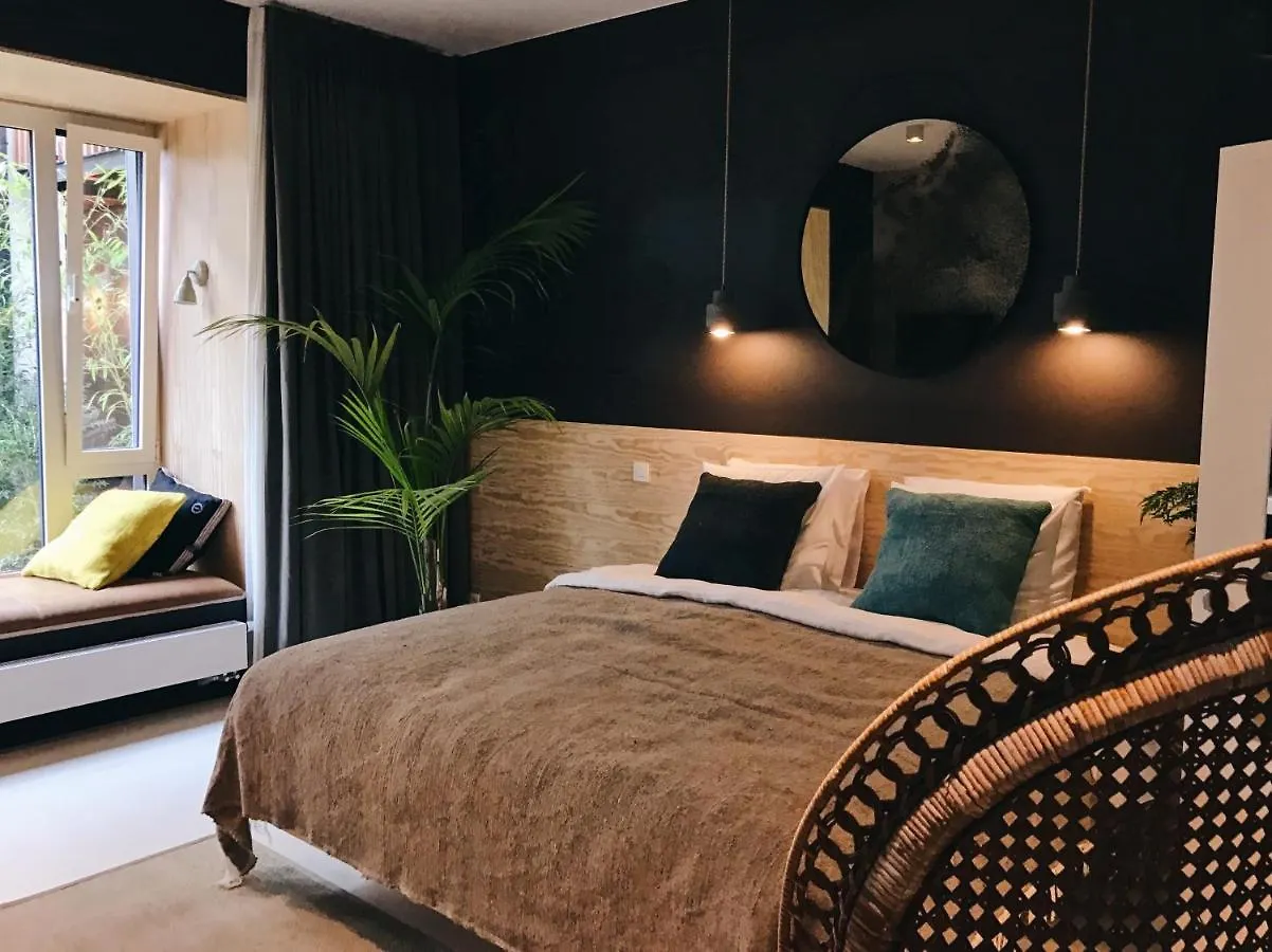 Latroupe Jardin Secret Otel Brüksel